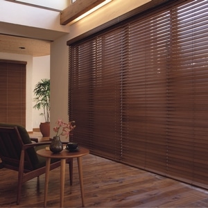 Wooden Blind Onna